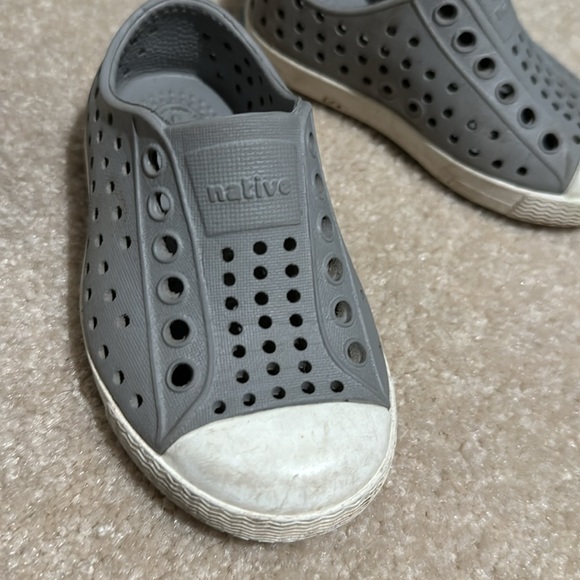NATIVE baby shoe size 5 - Picture 2 of 3